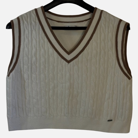 Hollister Cropped Cable Knit Sweater Vest M Cricket Tennis Preppy Light Academia - Picture 2 of 4
